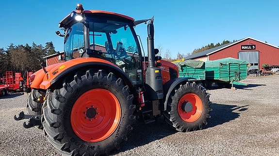 Kubota M 7173 3 of 8