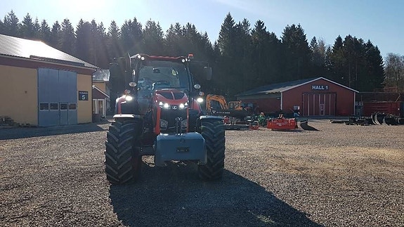 Kubota M 7173 5 of 8