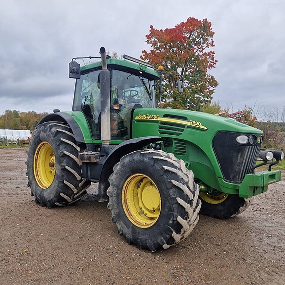 John deere 7820