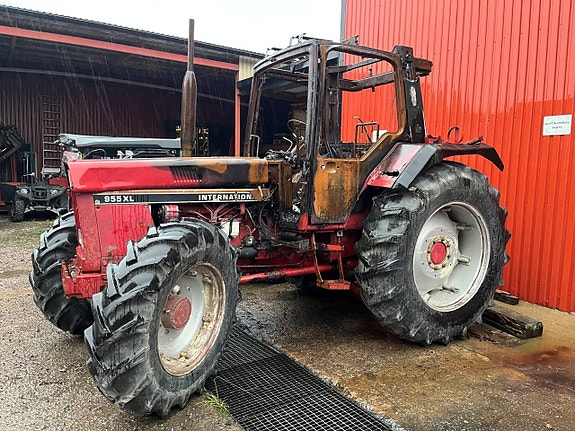 International 955