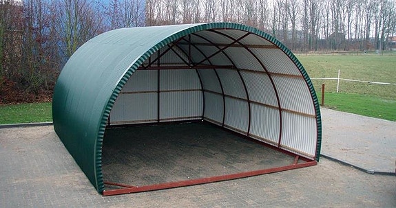 Rundbågehall Vindskydd