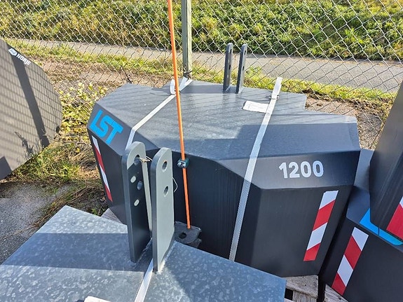 LST Frontvikt 1200kg