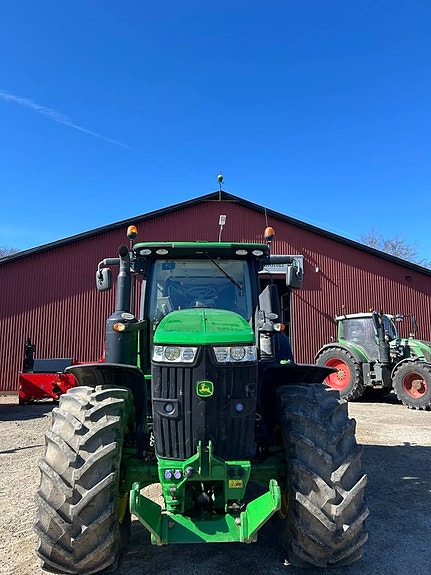 John Deere 7290R 2 of 7