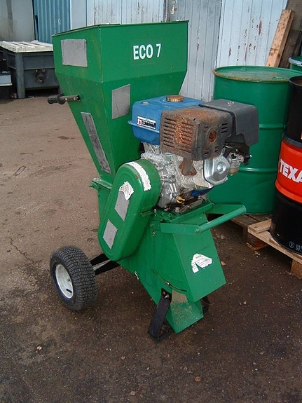 BENSINDRIVEN FLISMASKIN