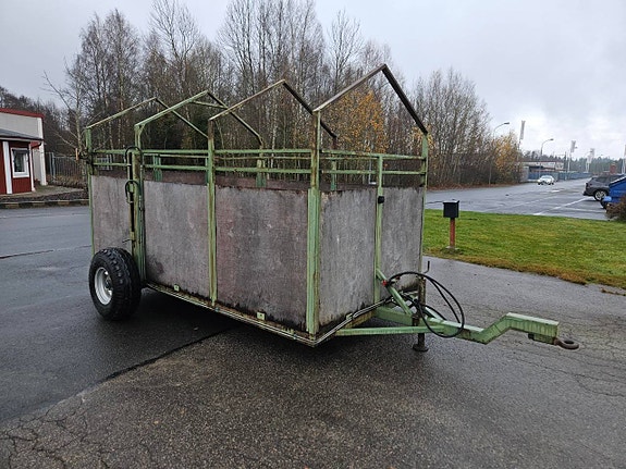 Beg. Djurkärra , Överum 3-skärig plog , He-Va Frontlyft