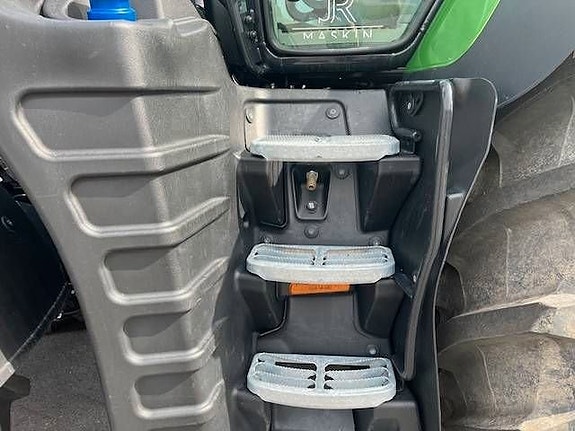 Deutz-Fahr AGROTRON 8280 TTV 7 of 10
