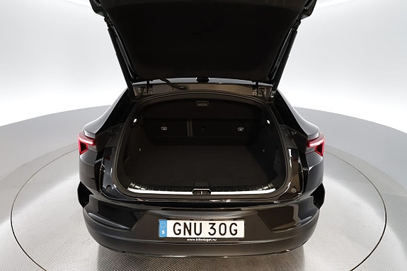 Polestar 4 11 of 16