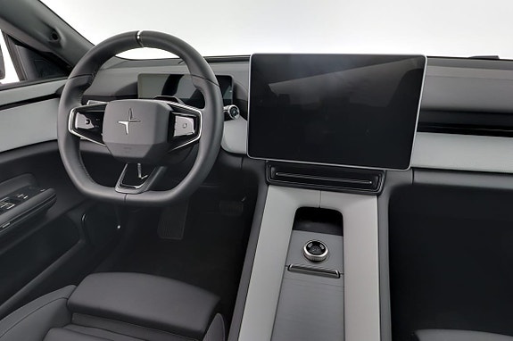 Polestar 4 8 of 16