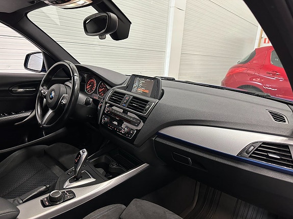 BMW 118i 12 of 14