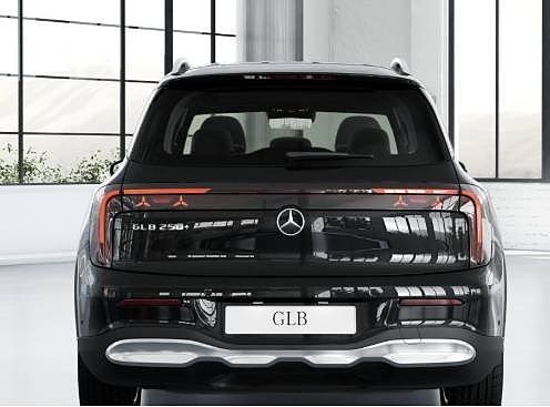 Mercedes-Benz GLB250+ 3 of 5