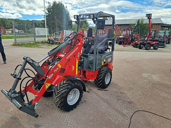 Weidemann 1140 Hoftrac 4 of 5