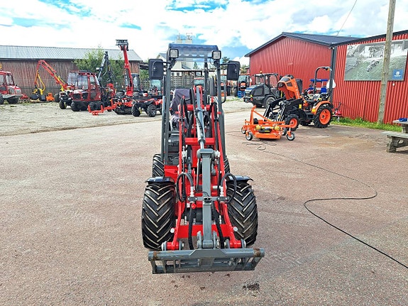 Weidemann 1140 Hoftrac 3 of 5
