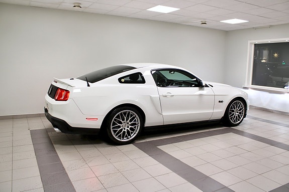 Ford Mustang 5 of 5