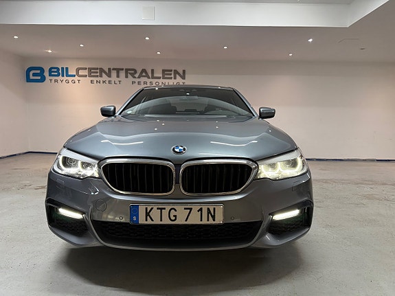 BMW 520d 3 of 5