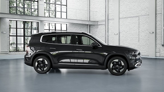 Mercedes-Benz GLB250+ 2 of 5