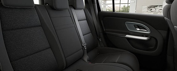 Mercedes-Benz GLB350 5 of 5
