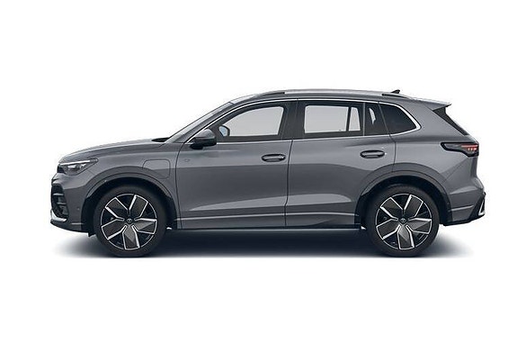 Volkswagen Tiguan 2 of 5