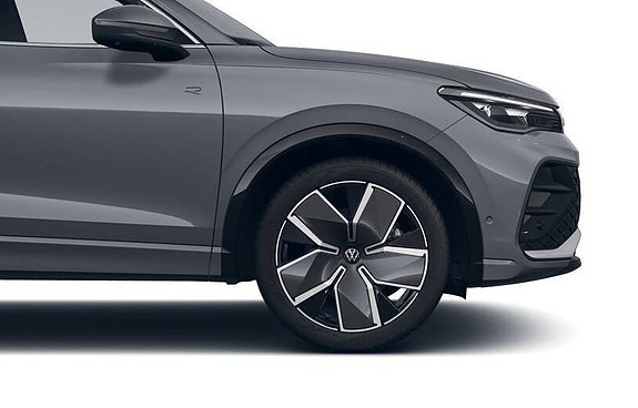 Volkswagen Tiguan 7 of 9
