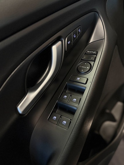 Hyundai i30 8 of 28