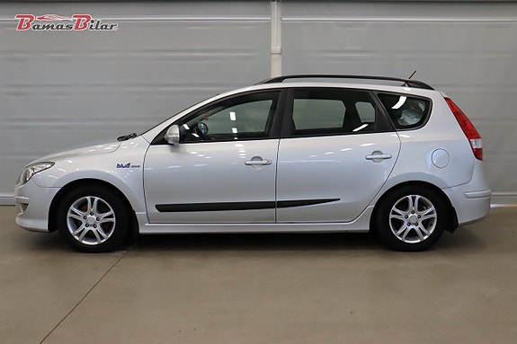 Hyundai i30 2 of 21