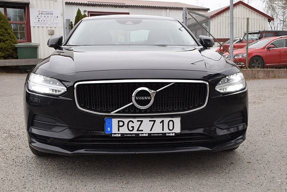 Volvo S90 2 of 5