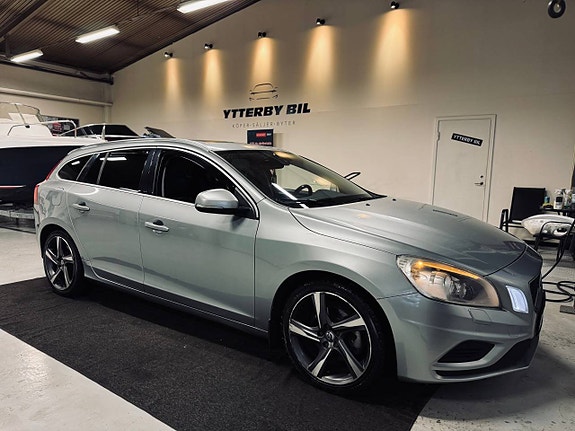 Volvo V60 T4 Automat R-Design Taklucka HIFI A-Traktor!