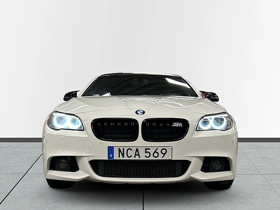 BMW 530d 2 of 5