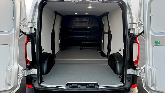 Volkswagen Transporter 12 of 14