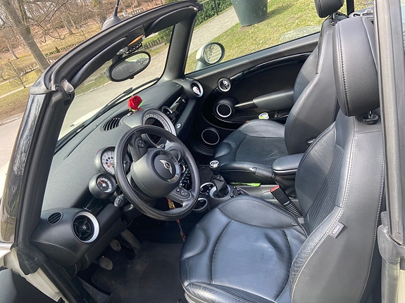 MINI Cooper 3 of 5