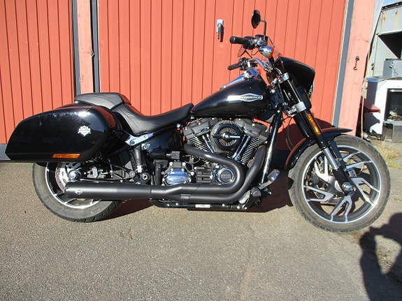 Harley-Davidson FLSB Sport glide 2 of 3