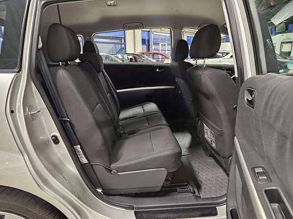 Toyota Corolla Verso 13 of 14