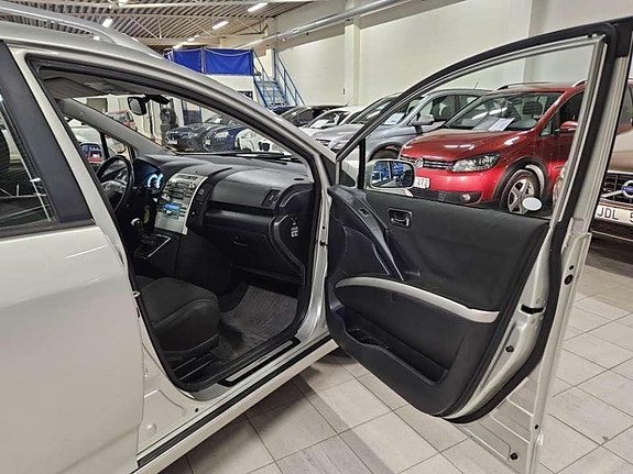 Toyota Corolla Verso 14 of 14
