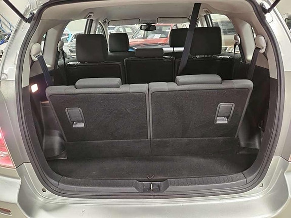 Toyota Corolla Verso 11 of 14