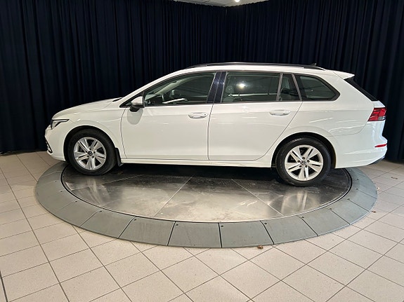 Volkswagen Golf VIII 3 of 25