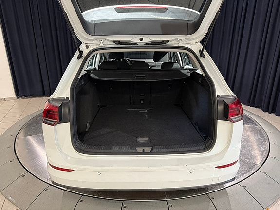 Volkswagen Golf VIII 11 of 25