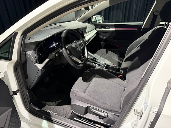 Volkswagen Golf VIII 13 of 25