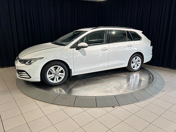 Volkswagen Golf VIII 2 of 25