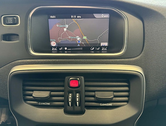 Volvo V40 17 of 22