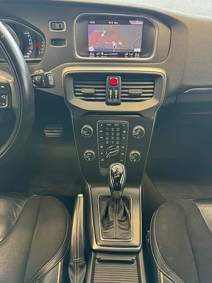 Volvo V40 15 of 22