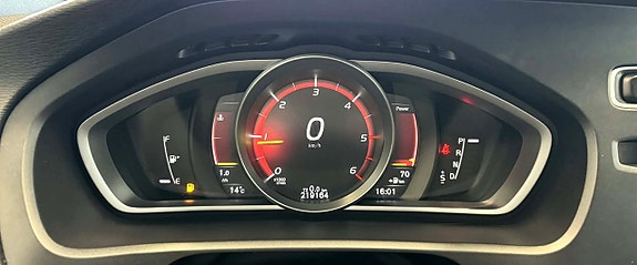 Volvo V40 16 of 22