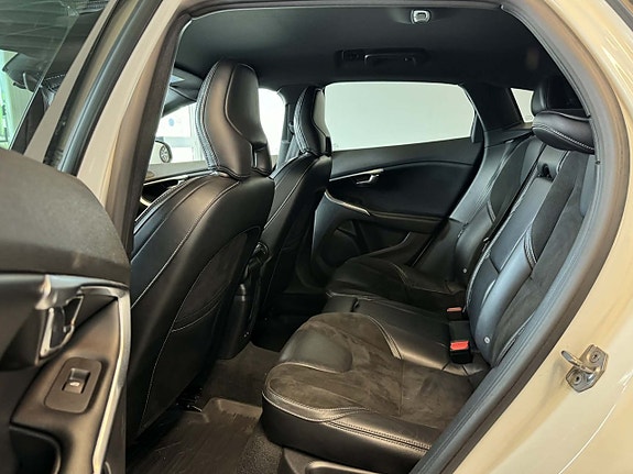 Volvo V40 13 of 22