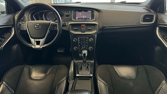 Volvo V40 10 of 22