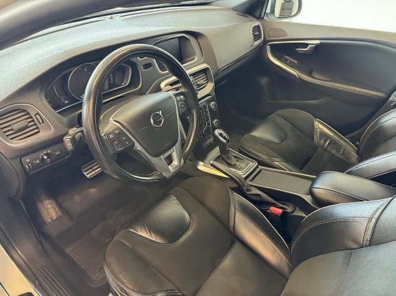 Volvo V40 11 of 22