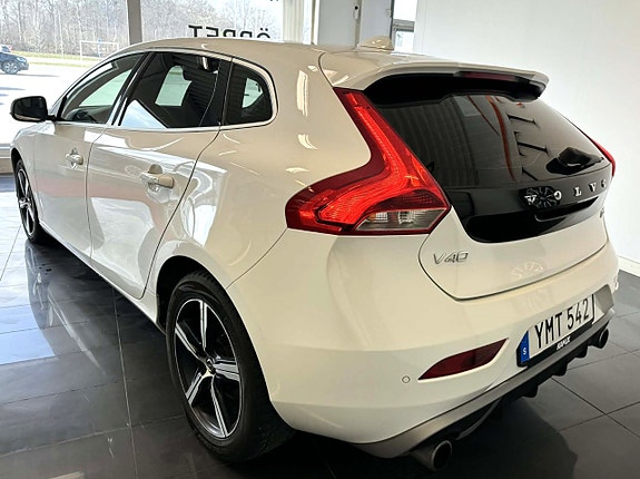 Volvo V40 5 of 22