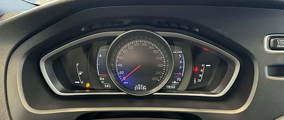 Volvo V40 18 of 22