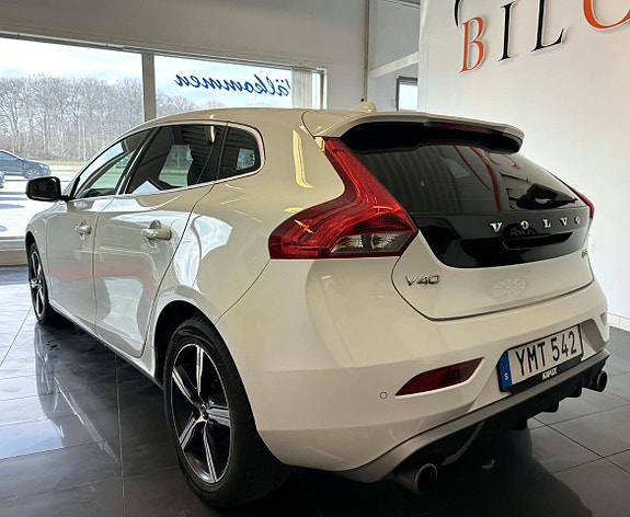 Volvo V40 9 of 22