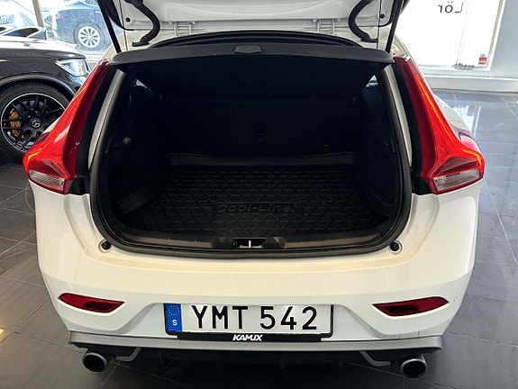 Volvo V40 22 of 22