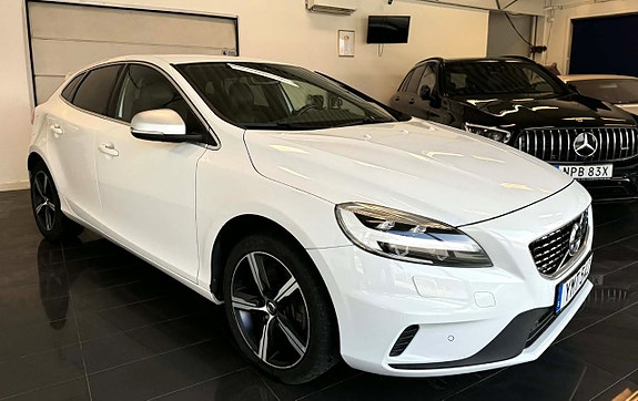 Volvo V40 7 of 22