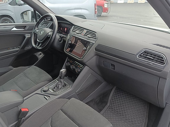Volkswagen Tiguan Allspace 13 of 24