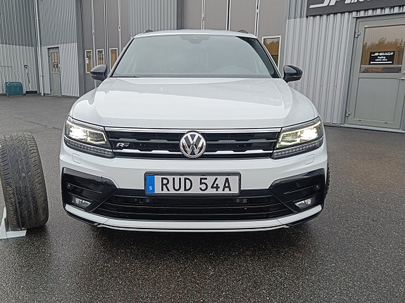 Volkswagen Tiguan Allspace 4 of 5